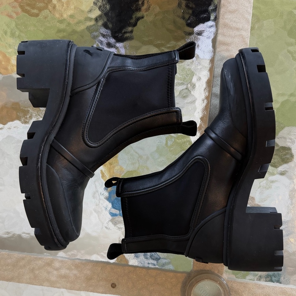 Tory Burch Chelsea Lug Ankle Boots Chunky